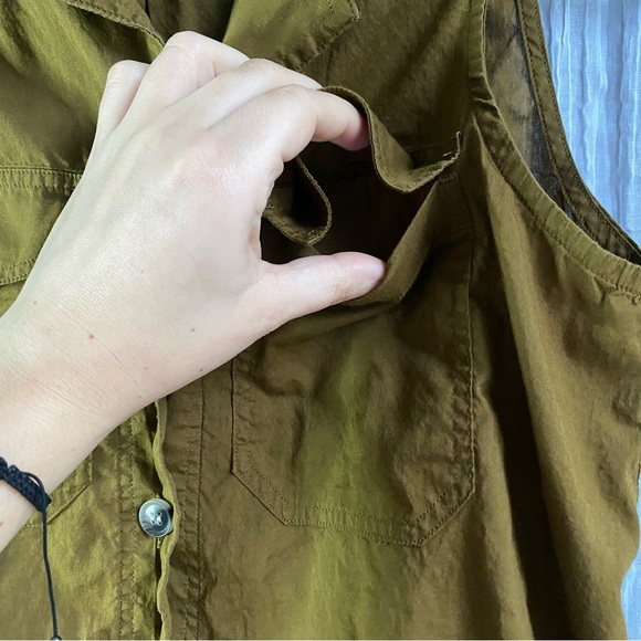 Banana Republic Button Up Tank - Picture 5 of 7